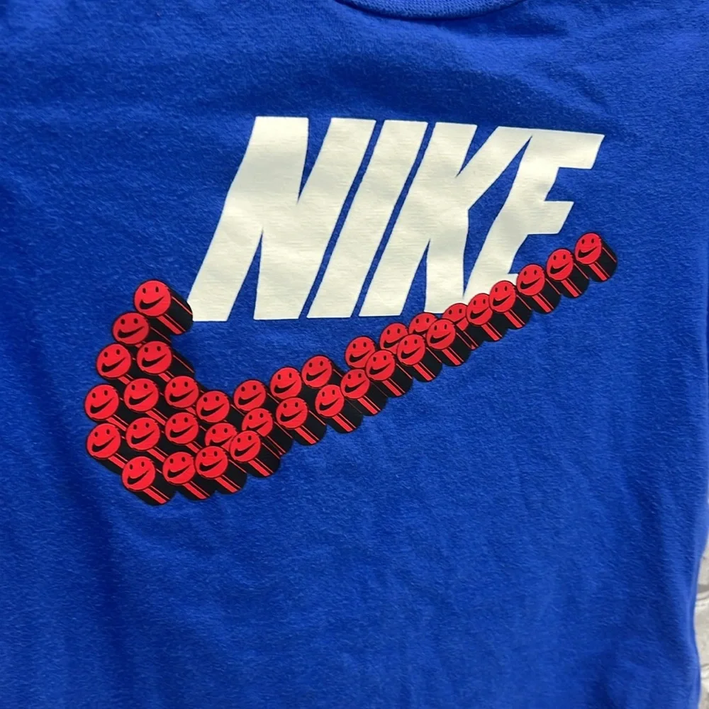 Nike‎ T-shirt